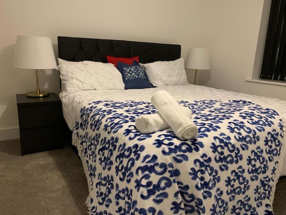 Brand New Entire 4 Bed House Multiple Free Parking Early Check-In Late Check- Out Allowed South Ockendon Exterior photo