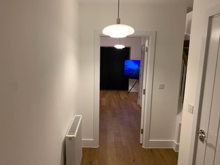 Brand New Entire 4 Bed House Multiple Free Parking Early Check-In Late Check- Out Allowed South Ockendon Exterior photo